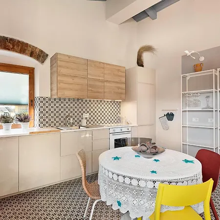 Rosso Malpelo Apartment *